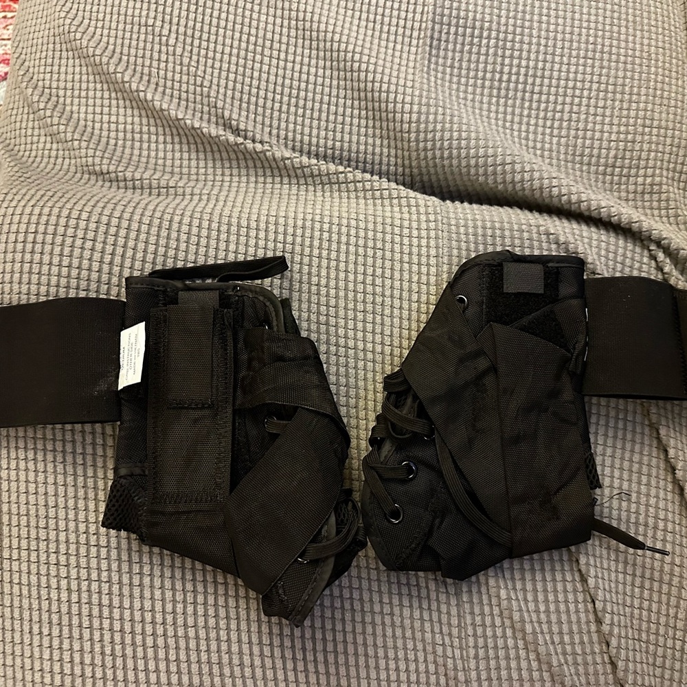 Donjoy ankle braces/ barely worn